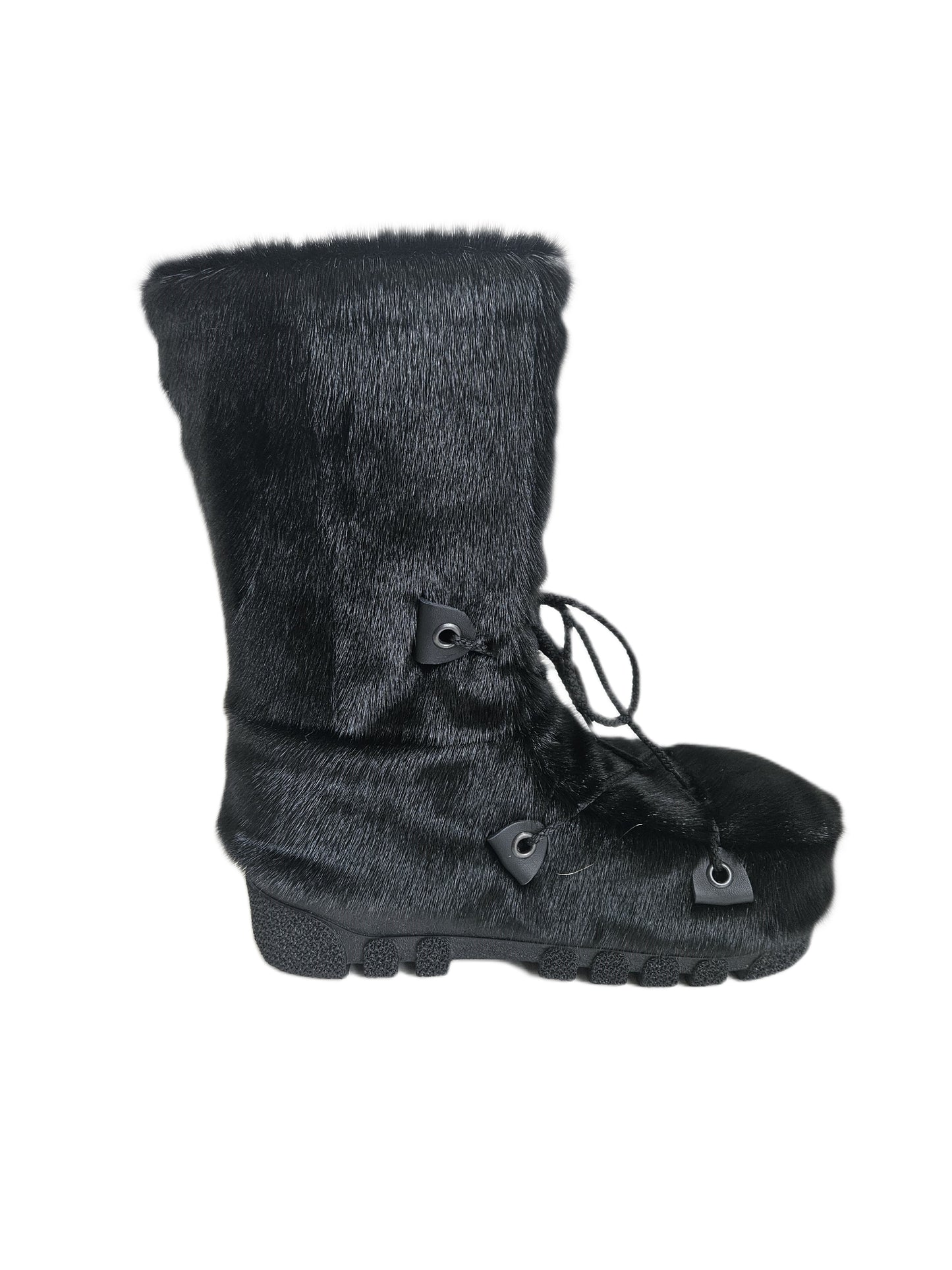 Nakiuk Seal Black Women